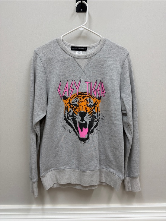 Lulusimon Studio Tops - LuluSimon Studio Gray Crewneck with Easy Tiger Graphics Sz Small!!